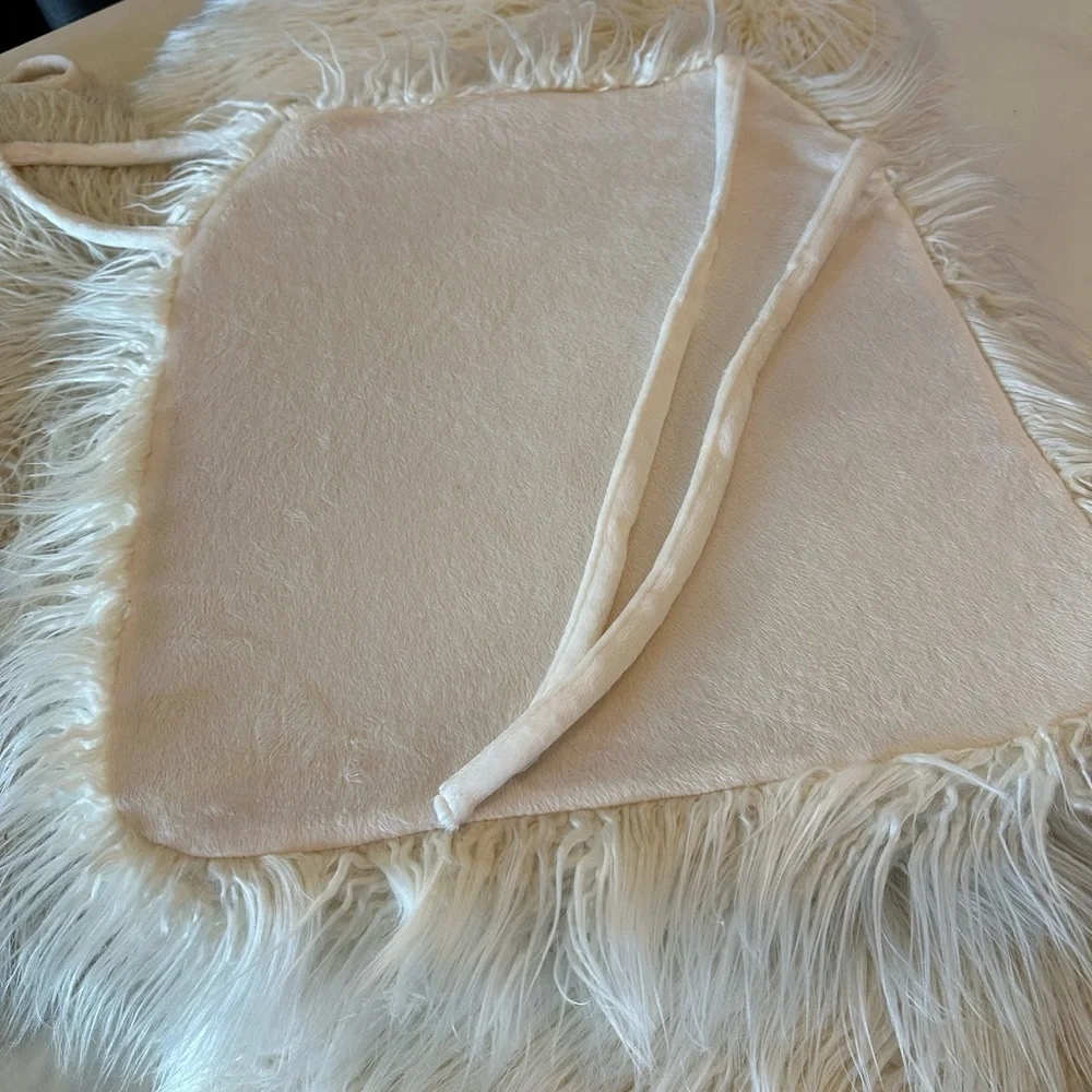 Pier 1 Cream (4) Faux Fur seat cushions - Picture 8 of 10